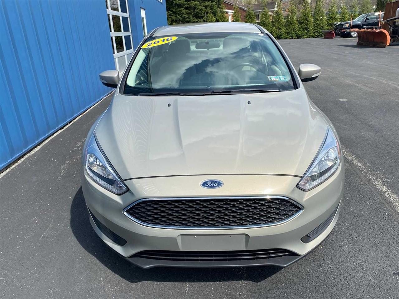 Ford Focus SE Sedan 2016