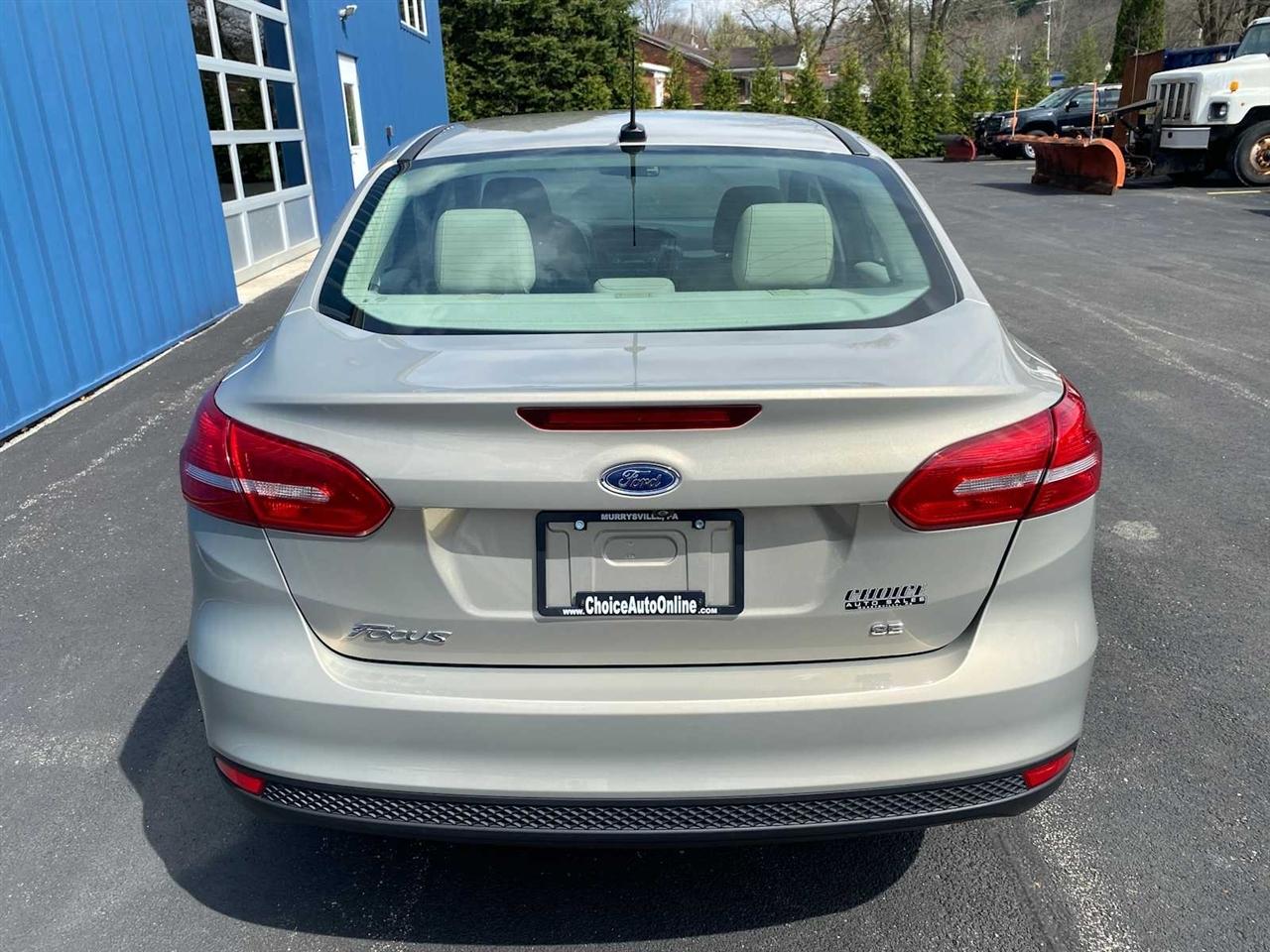 Ford Focus SE Sedan 2016