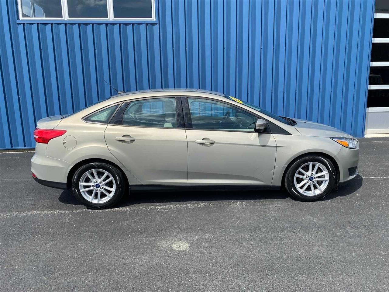 Ford Focus SE Sedan 2016
