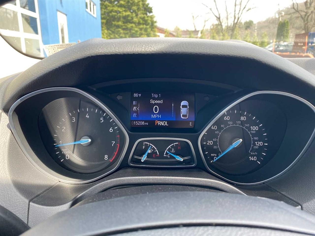 Ford Focus SE Sedan 2016