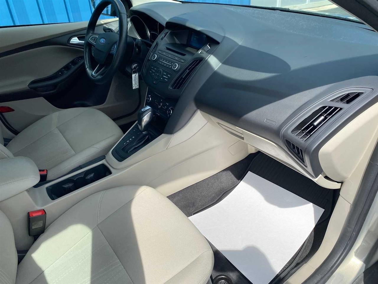 Ford Focus SE Sedan 2016