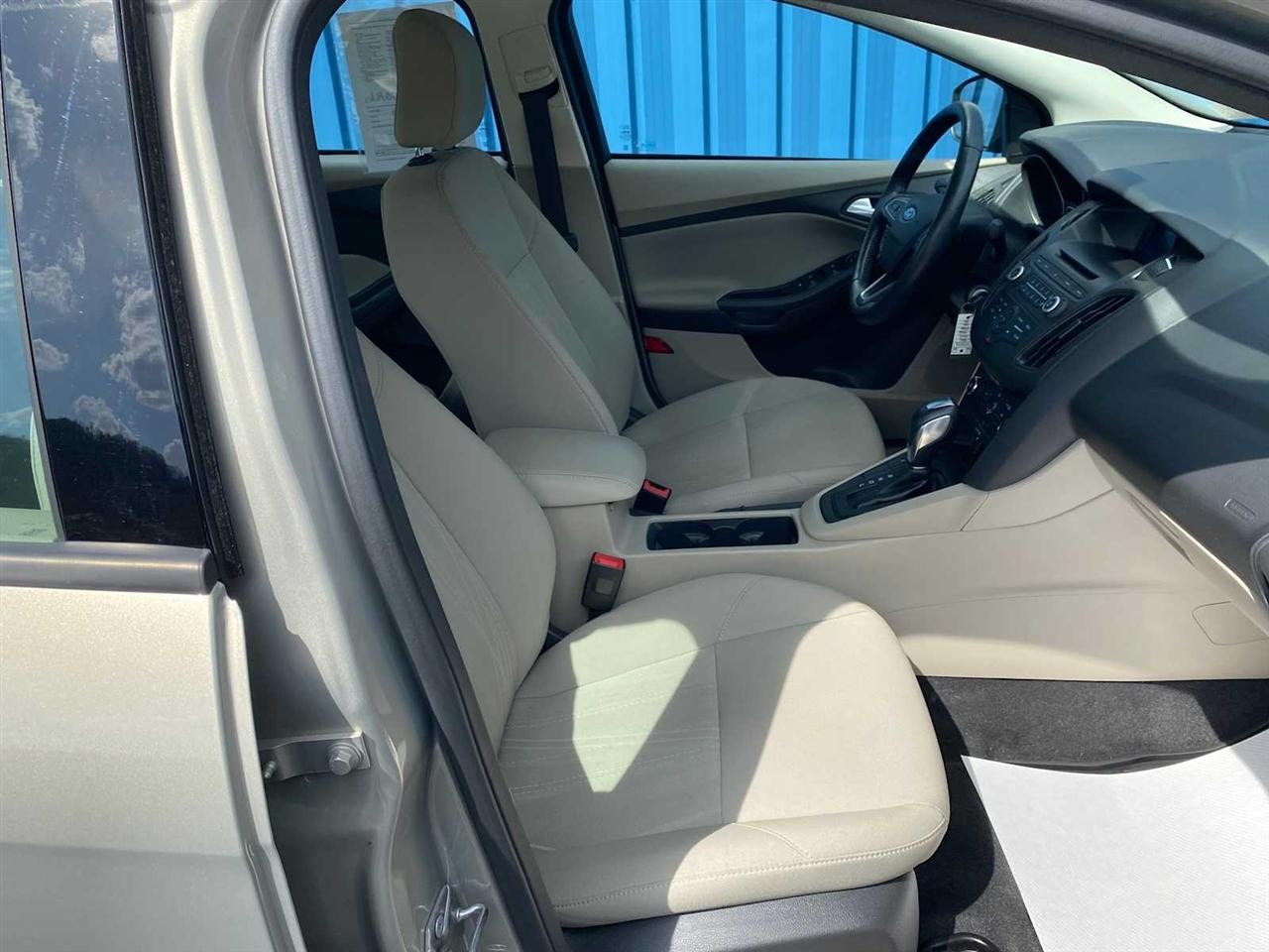 Ford Focus SE Sedan 2016