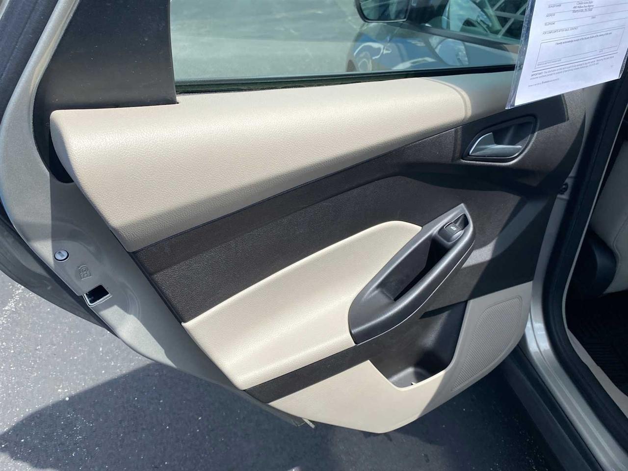 Ford Focus SE Sedan 2016