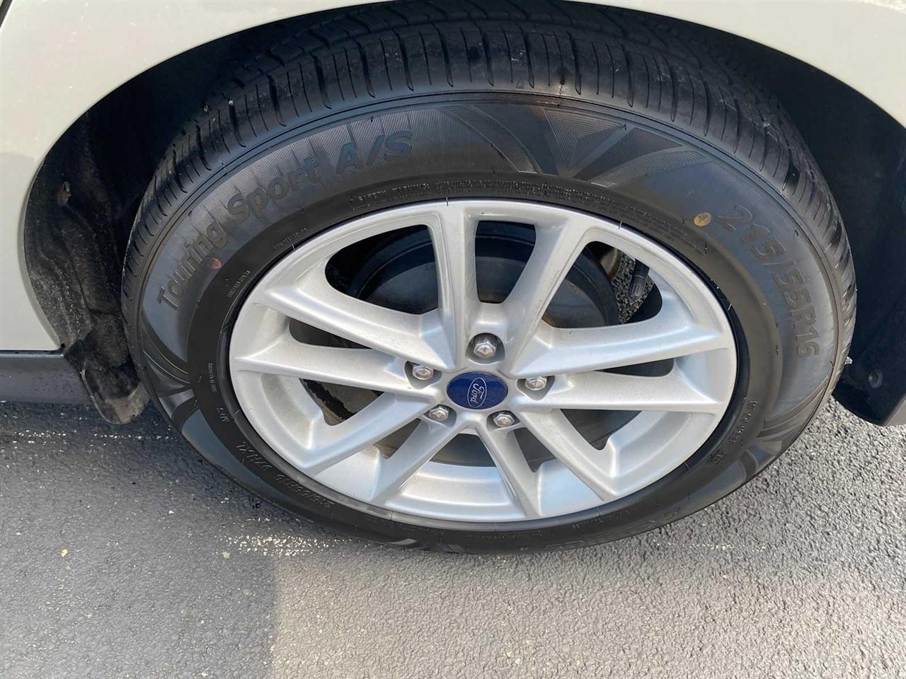 Ford Focus SE Sedan 2016