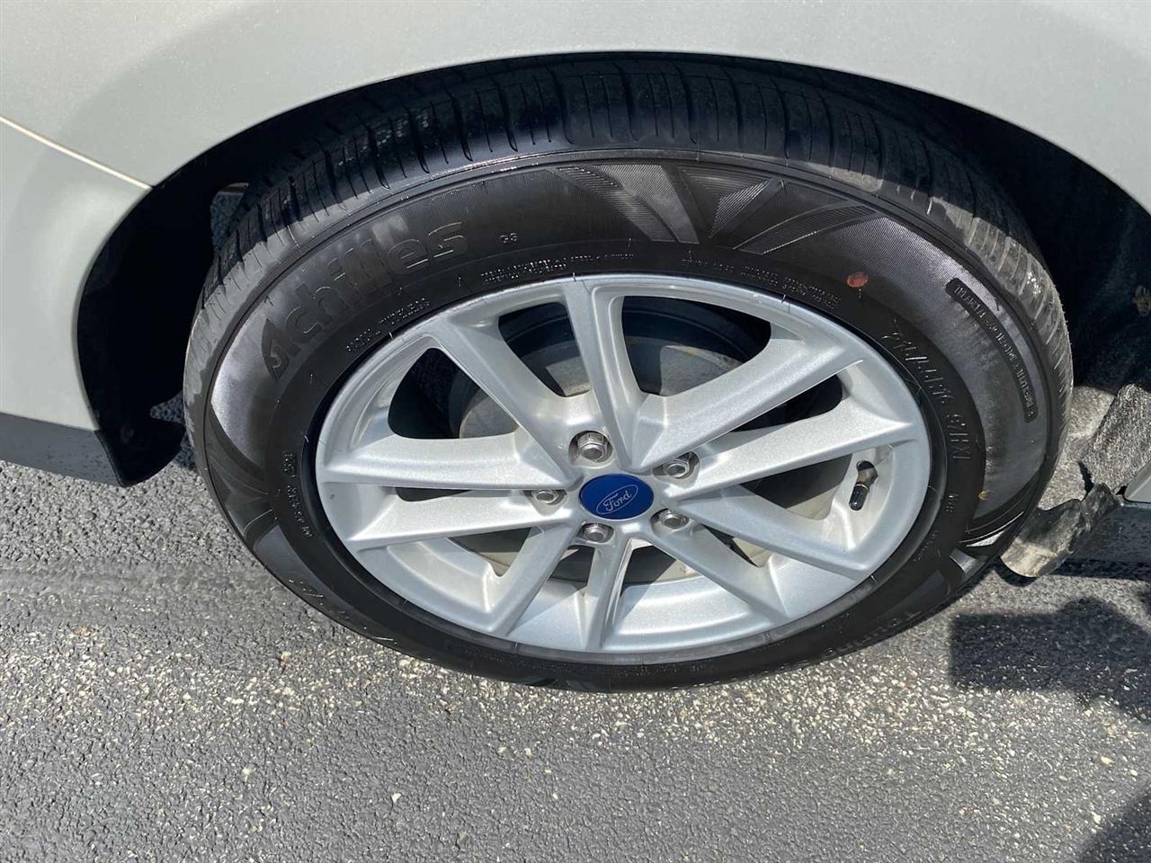 Ford Focus SE Sedan 2016