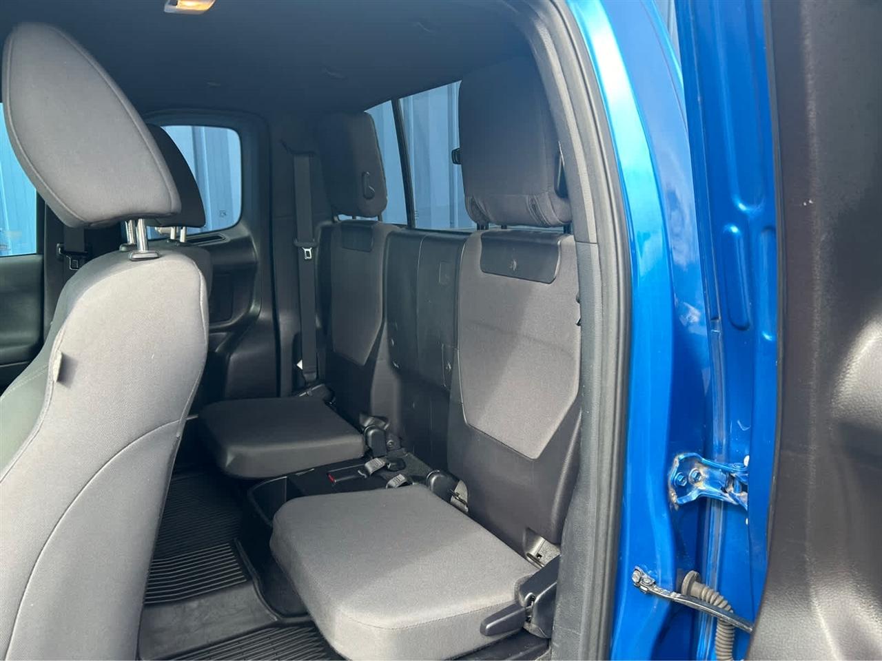 Toyota Tacoma TRD Sport Access Cab 6' Bed V6 4x4 AT (Natl) 2017