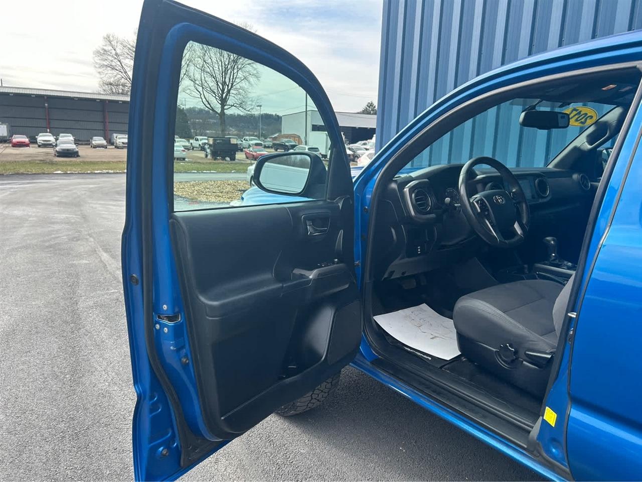 Toyota Tacoma TRD Sport Access Cab 6' Bed V6 4x4 AT (Natl) 2017