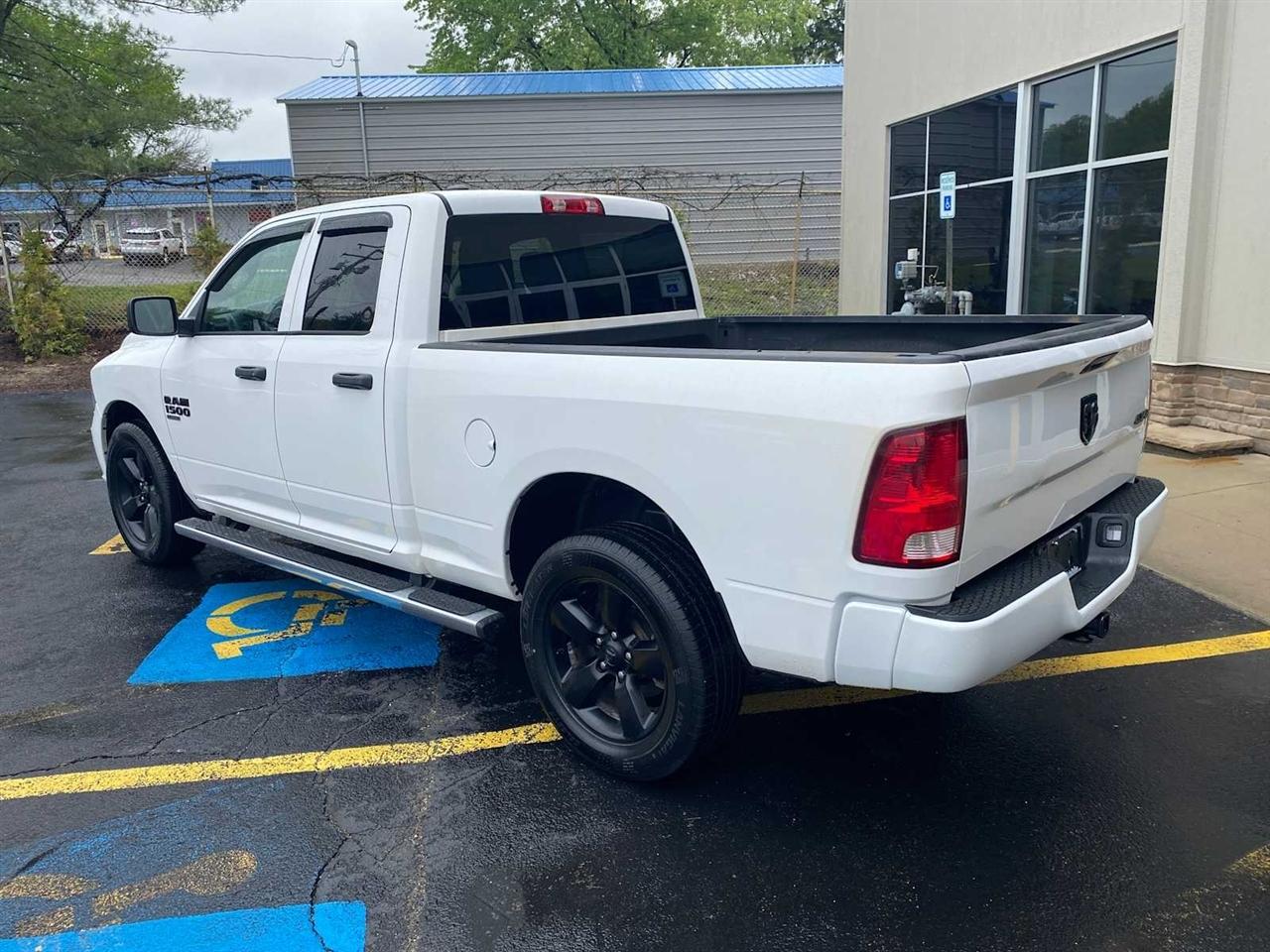 RAM 1500 Classic Express 4x4 Crew Cab 5'7" Box 2019