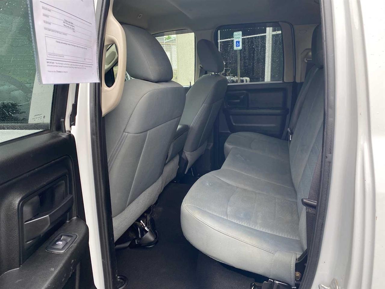 RAM 1500 Classic Express 4x4 Crew Cab 5'7" Box 2019