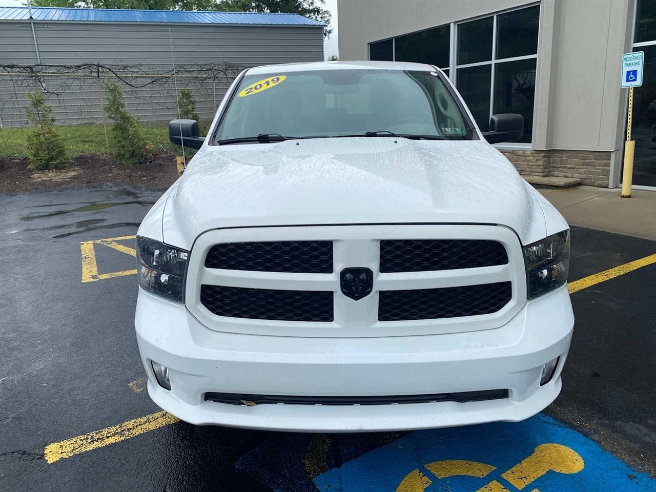 RAM 1500 Classic Express 4x4 Crew Cab 5'7" Box 2019