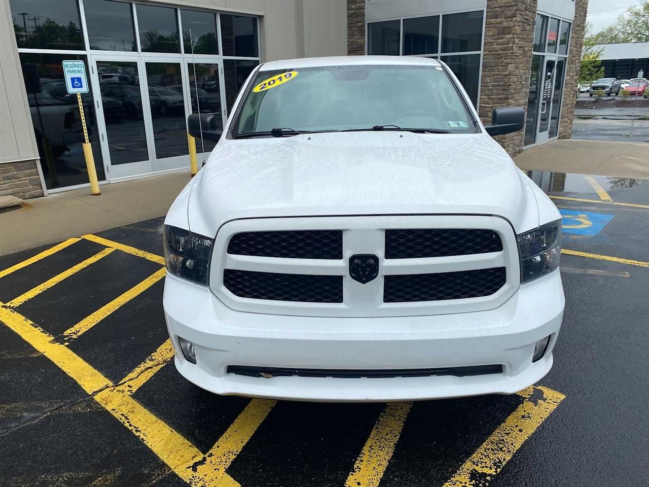 RAM 1500 Classic Express 4x4 Crew Cab 5'7" Box 2019