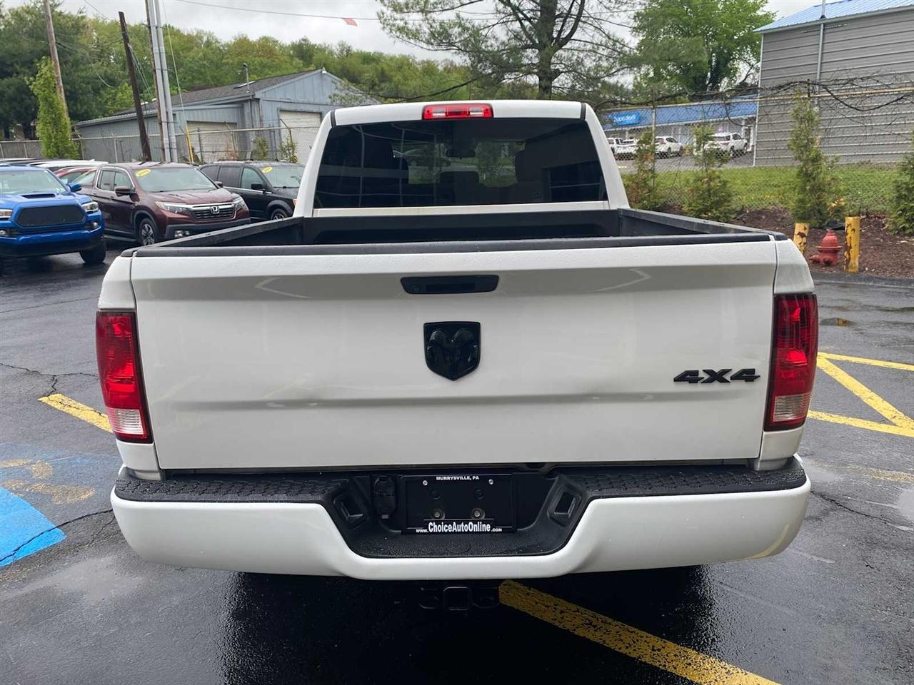 RAM 1500 Classic Express 4x4 Crew Cab 5'7" Box 2019