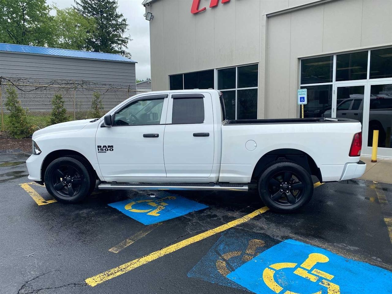 RAM 1500 Classic Express 4x4 Crew Cab 5'7" Box 2019