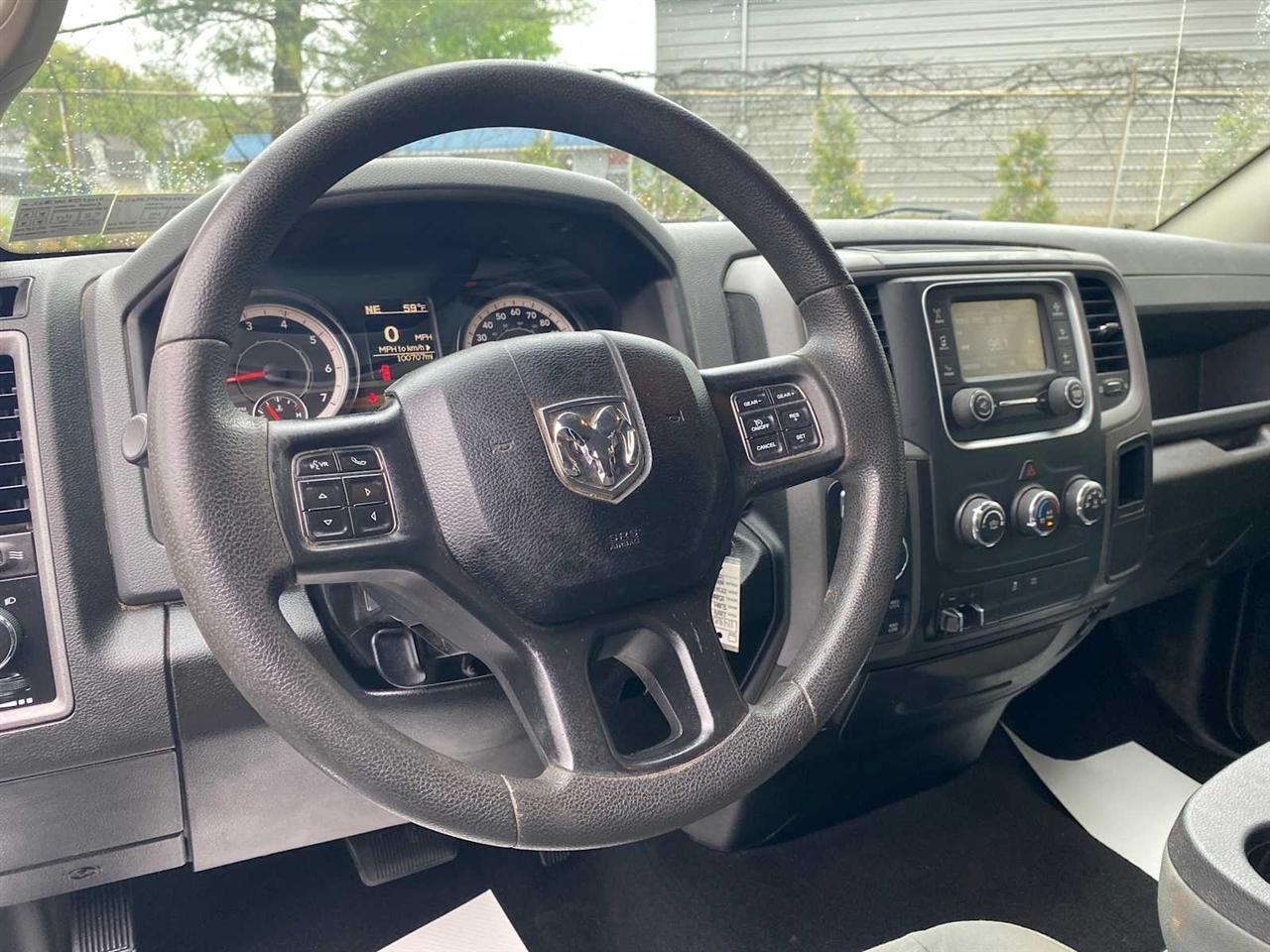 RAM 1500 Classic Express 4x4 Crew Cab 5'7" Box 2019