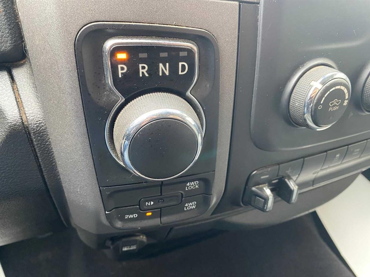 RAM 1500 Classic Express 4x4 Crew Cab 5'7" Box 2019