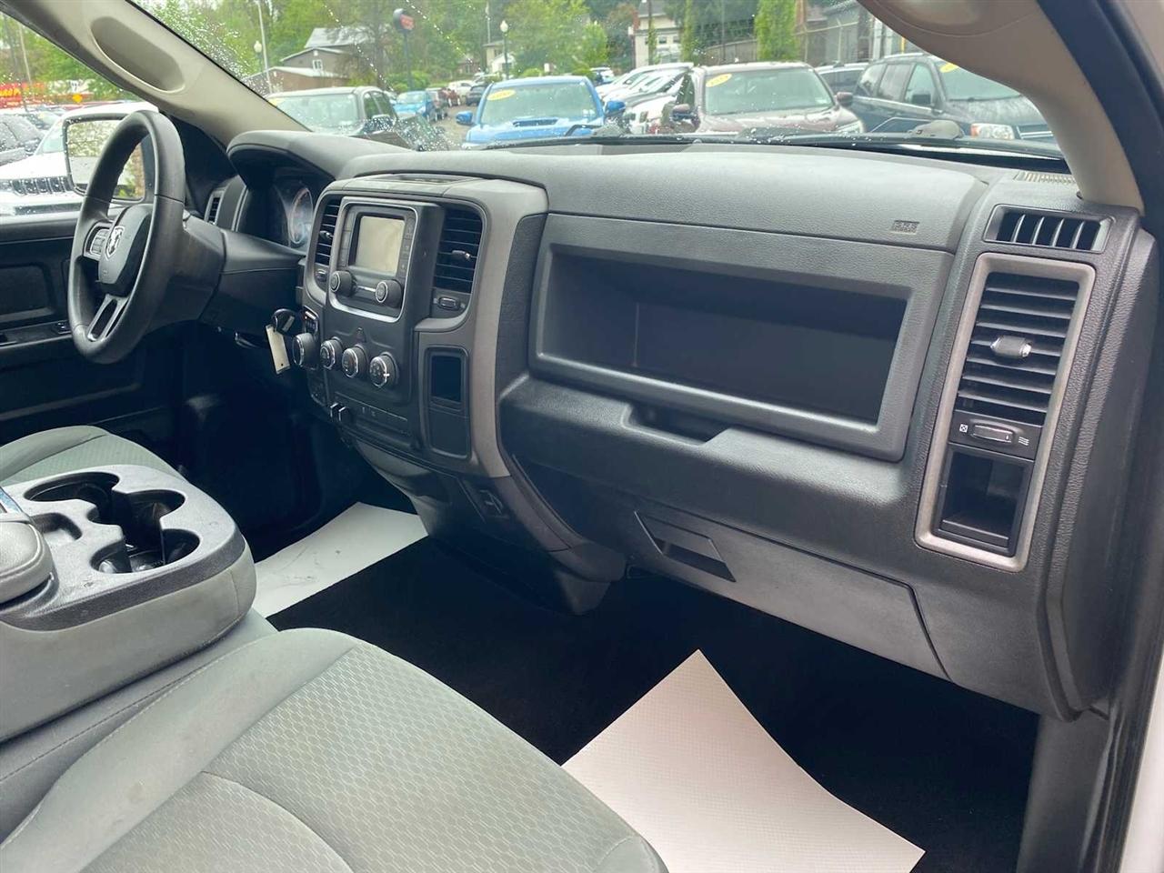 RAM 1500 Classic Express 4x4 Crew Cab 5'7" Box 2019