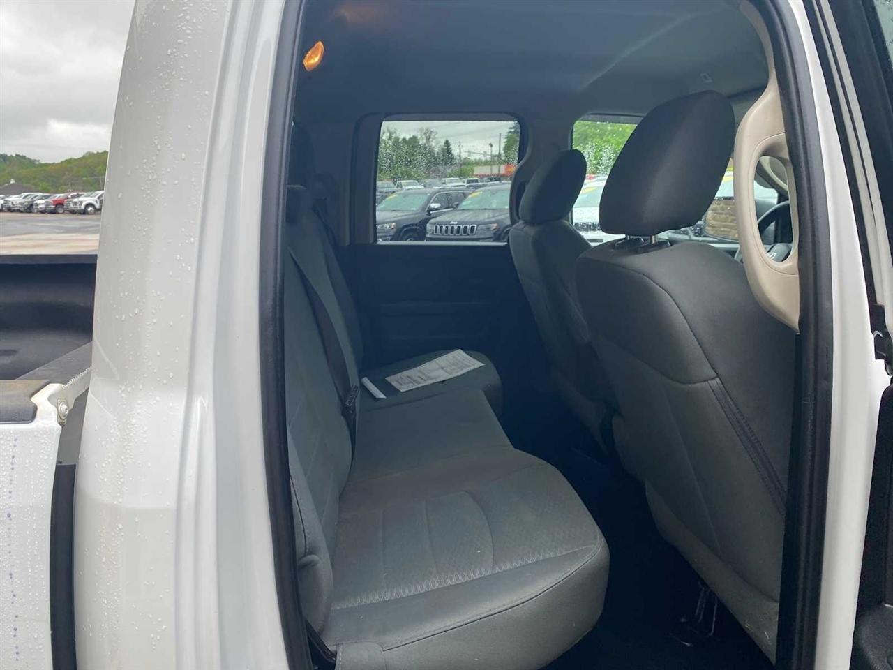 RAM 1500 Classic Express 4x4 Crew Cab 5'7" Box 2019