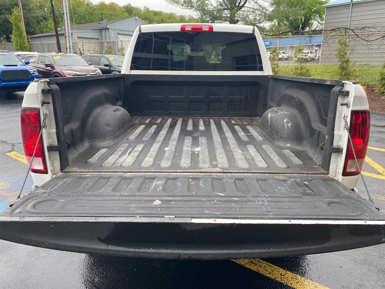 RAM 1500 Classic Express 4x4 Crew Cab 5'7" Box 2019