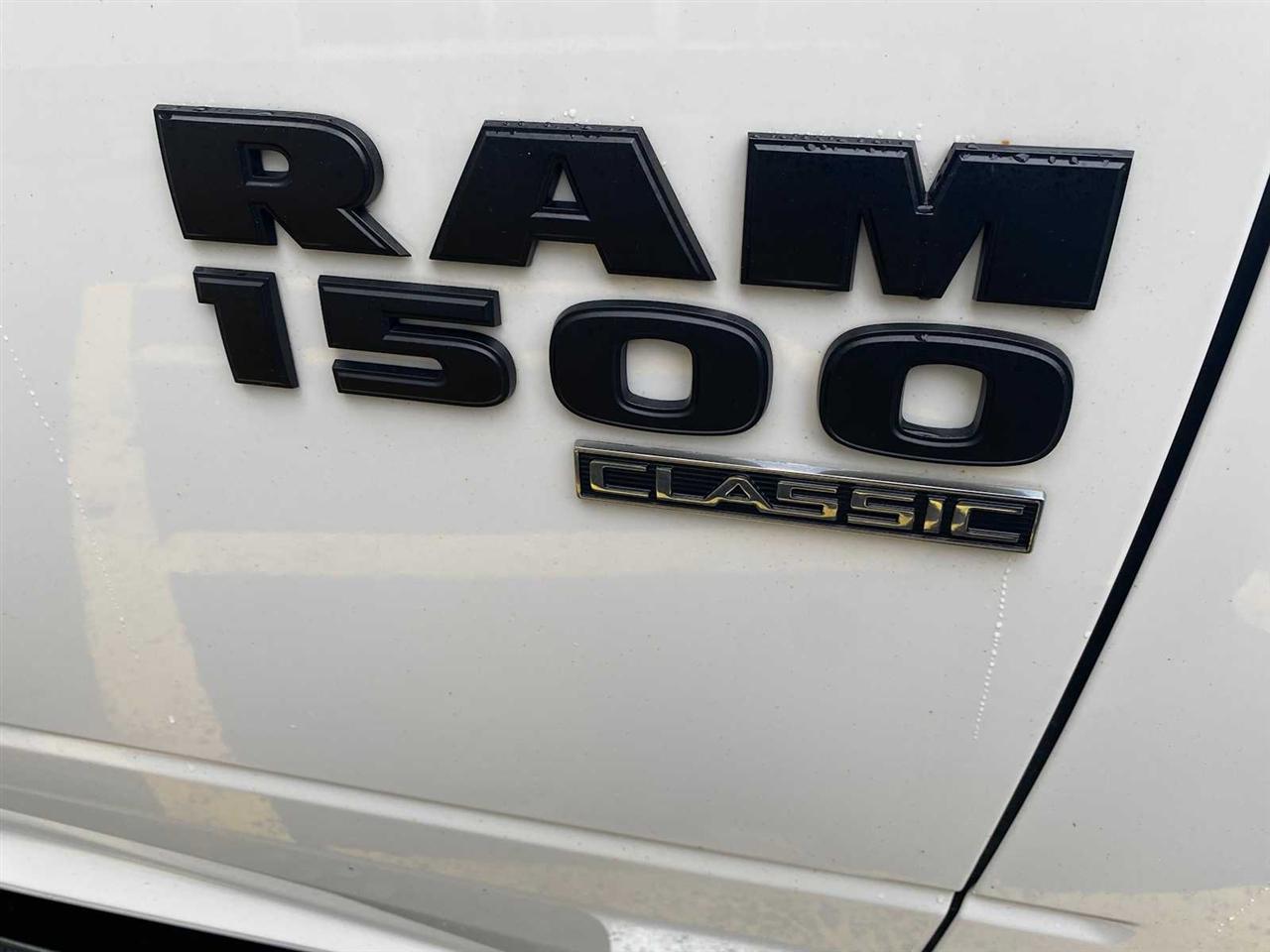 RAM 1500 Classic Express 4x4 Crew Cab 5'7" Box 2019