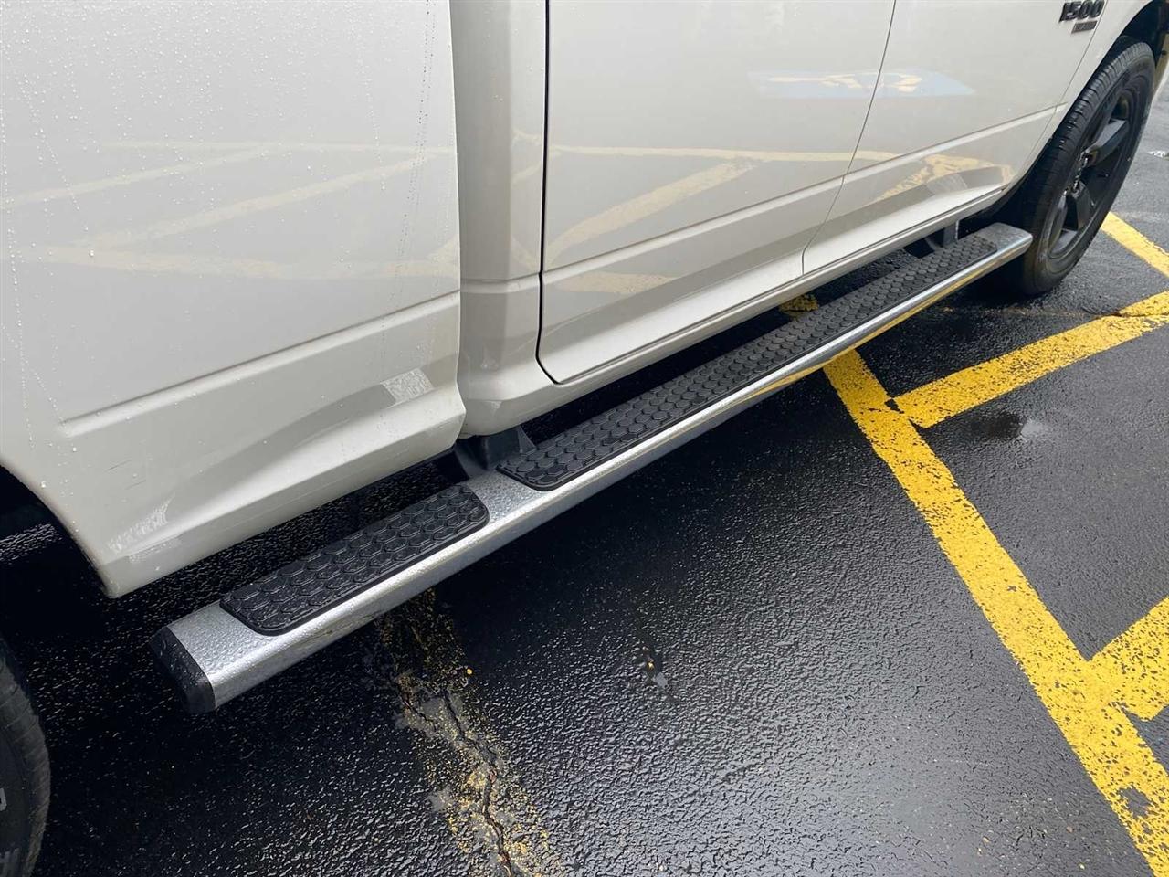 RAM 1500 Classic Express 4x4 Crew Cab 5'7" Box 2019