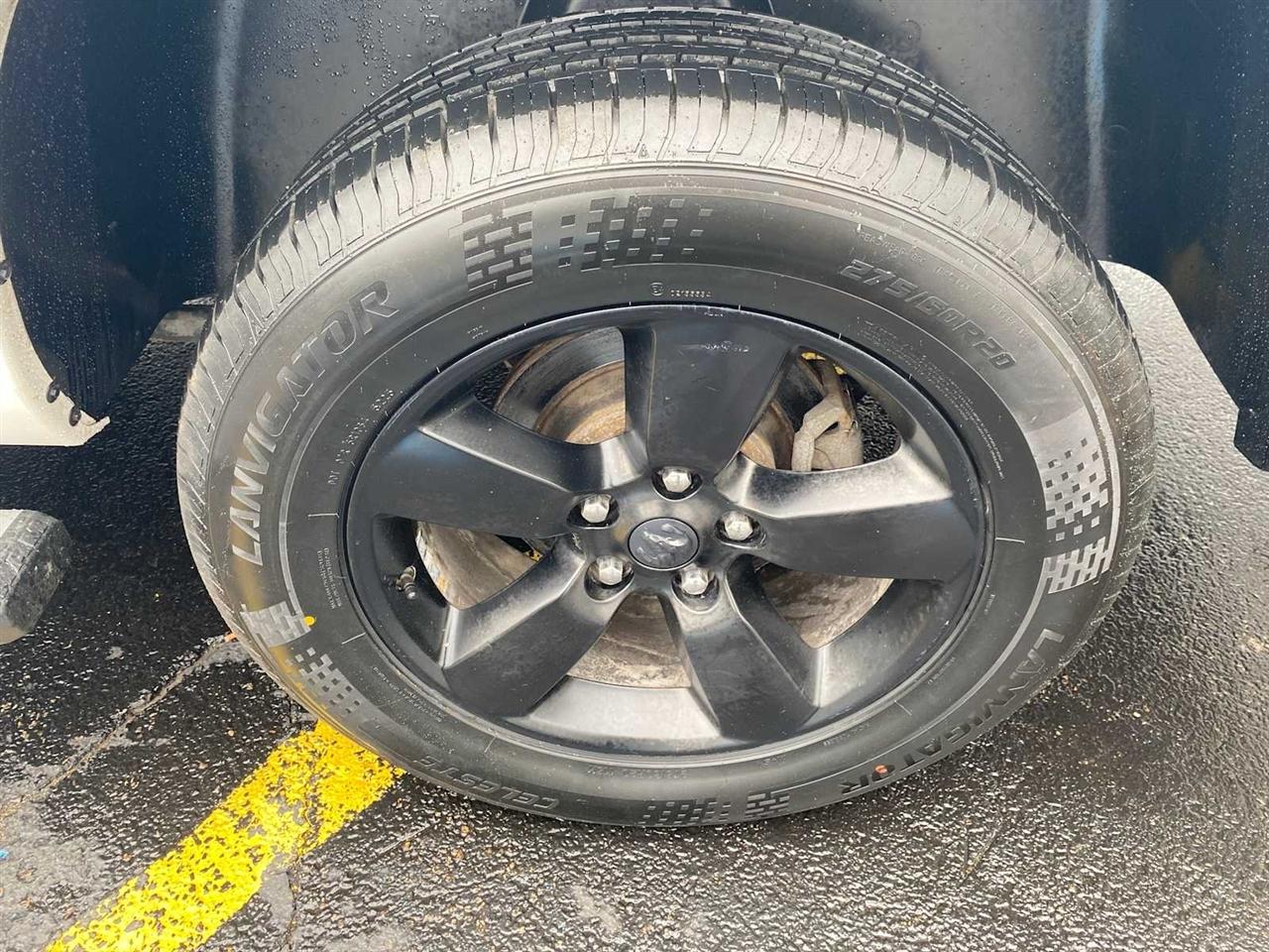 RAM 1500 Classic Express 4x4 Crew Cab 5'7" Box 2019