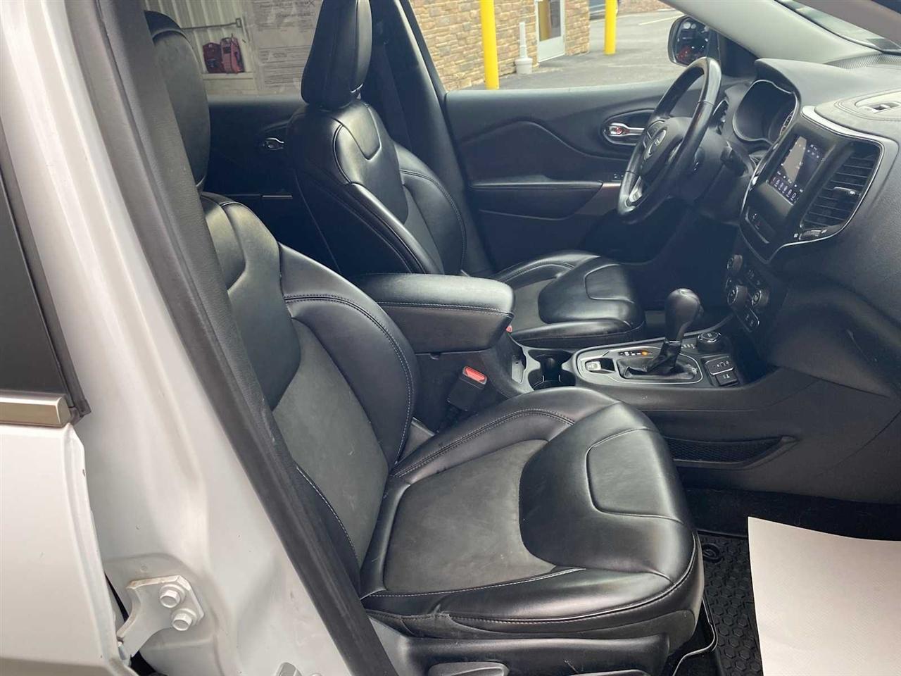 Jeep Cherokee Latitude Plus 4WD 2019