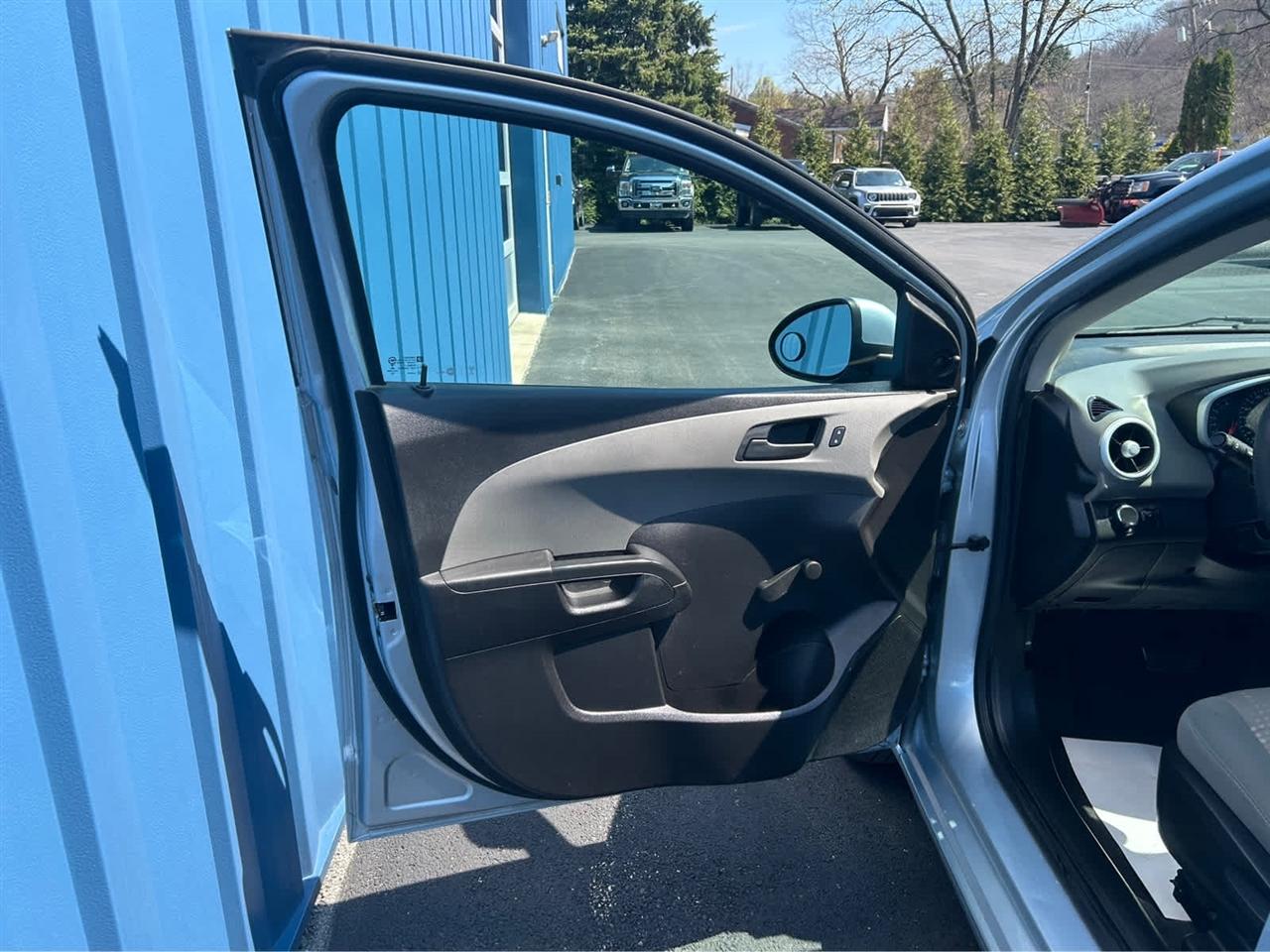 Chevrolet Sonic LS Auto Sedan 2017