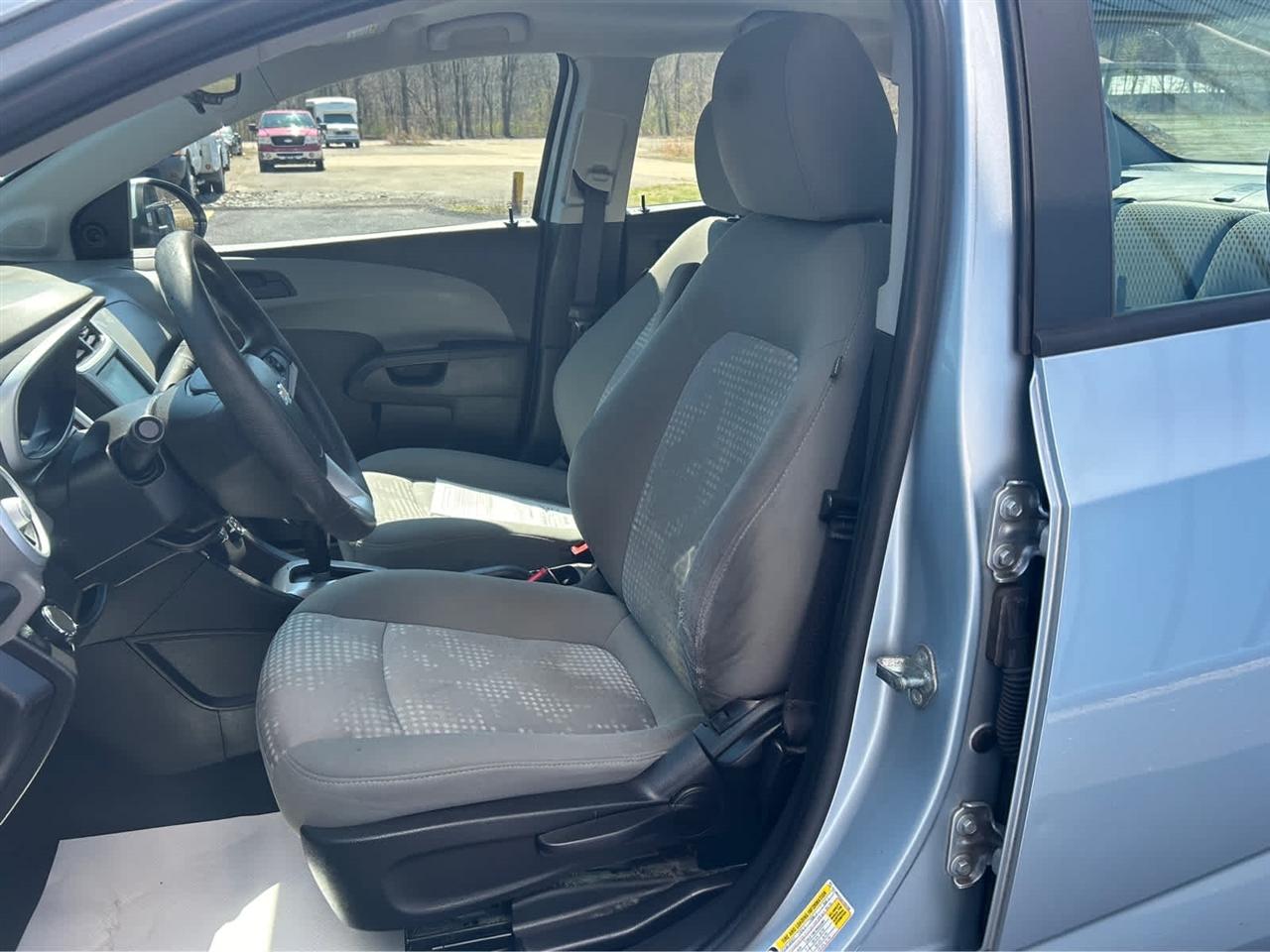 Chevrolet Sonic LS Auto Sedan 2017