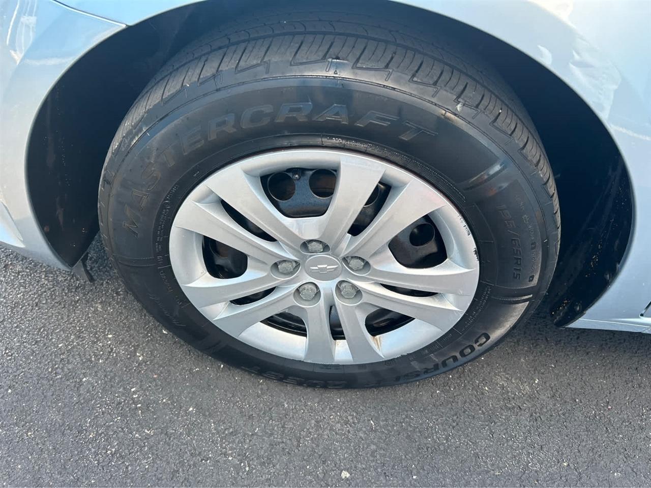 Chevrolet Sonic LS Auto Sedan 2017