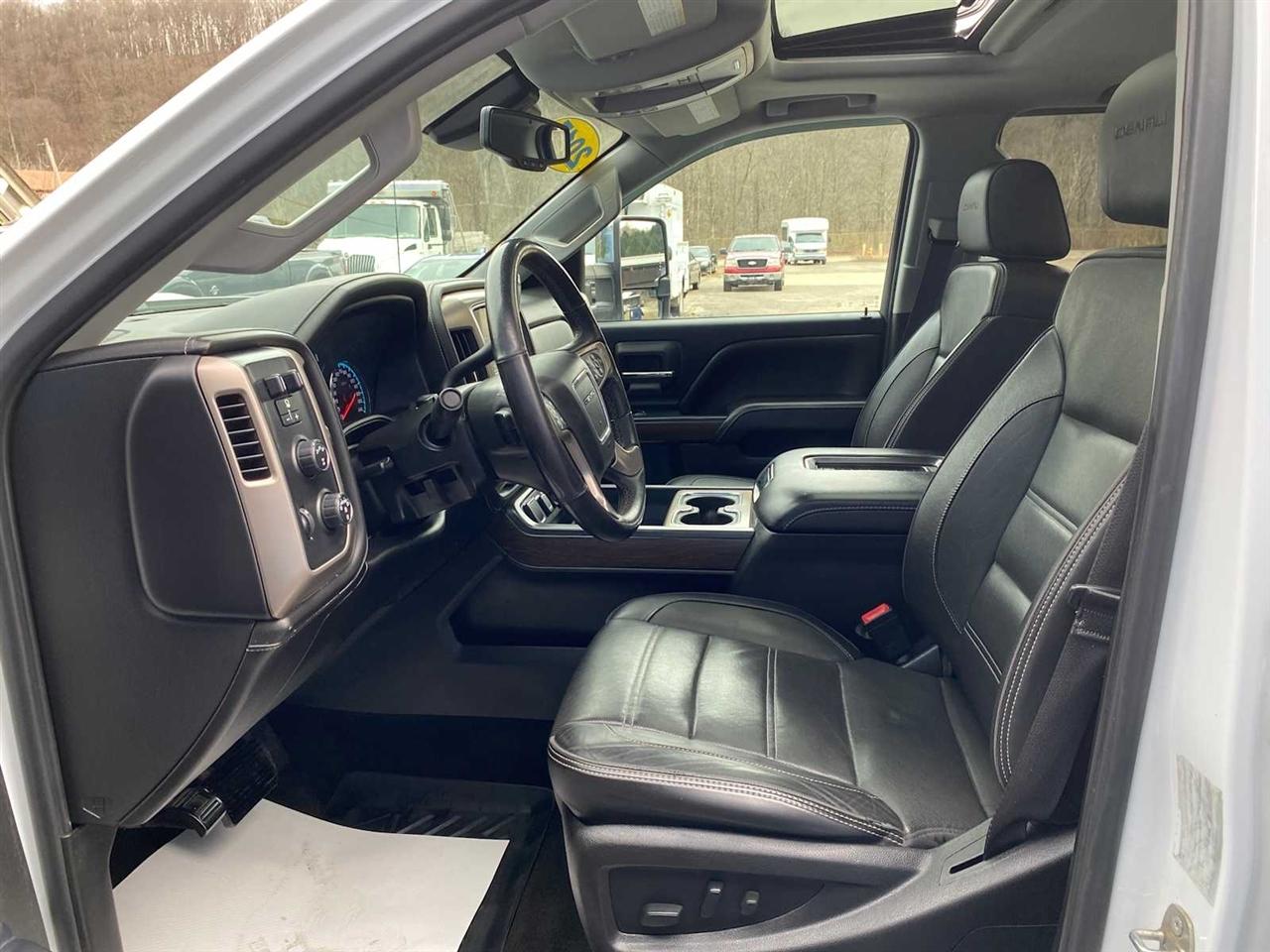 GMC Sierra 3500HD Denali Crew Cab 4WD 2017