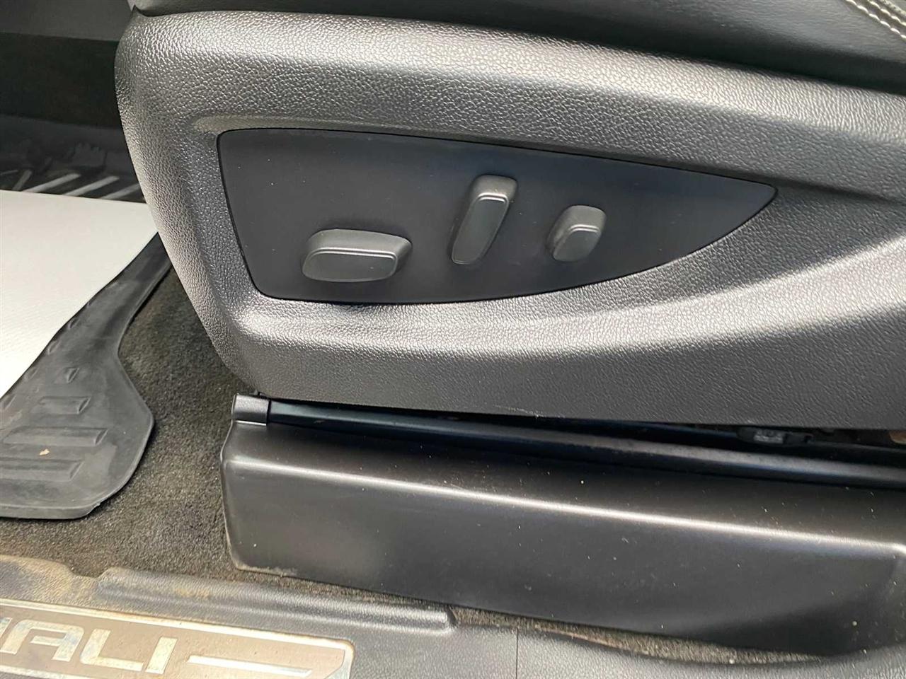 GMC Sierra 3500HD Denali Crew Cab 4WD 2017