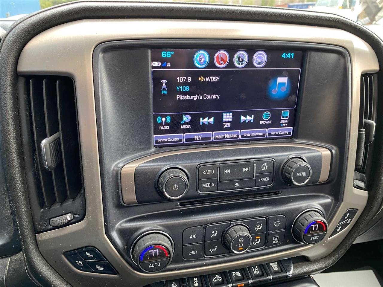 GMC Sierra 3500HD Denali Crew Cab 4WD 2017