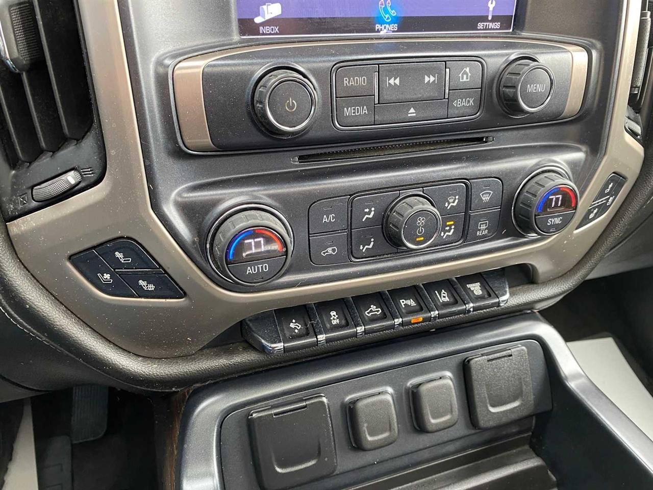 GMC Sierra 3500HD Denali Crew Cab 4WD 2017