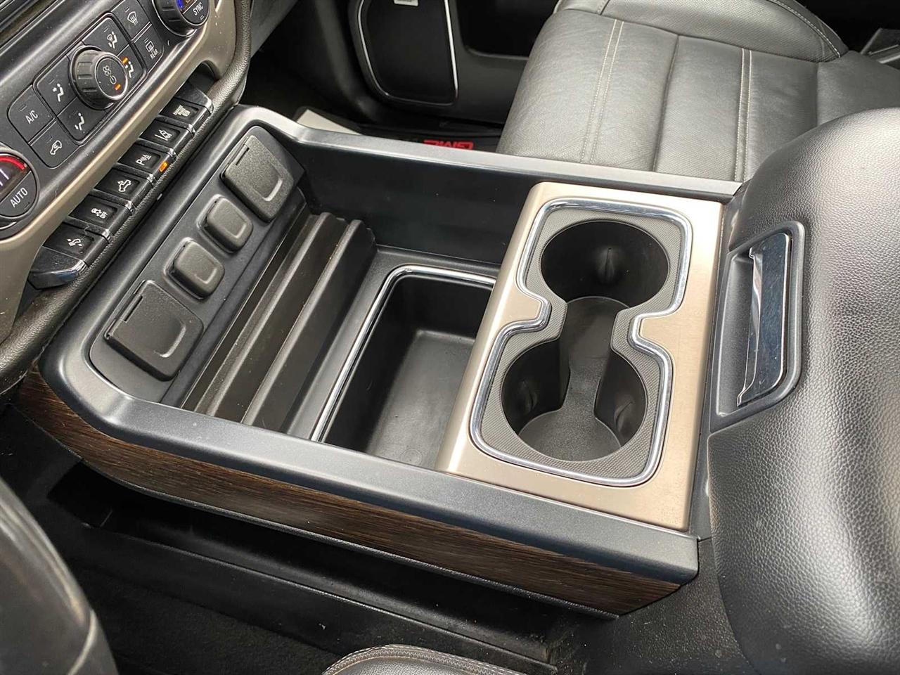 GMC Sierra 3500HD Denali Crew Cab 4WD 2017