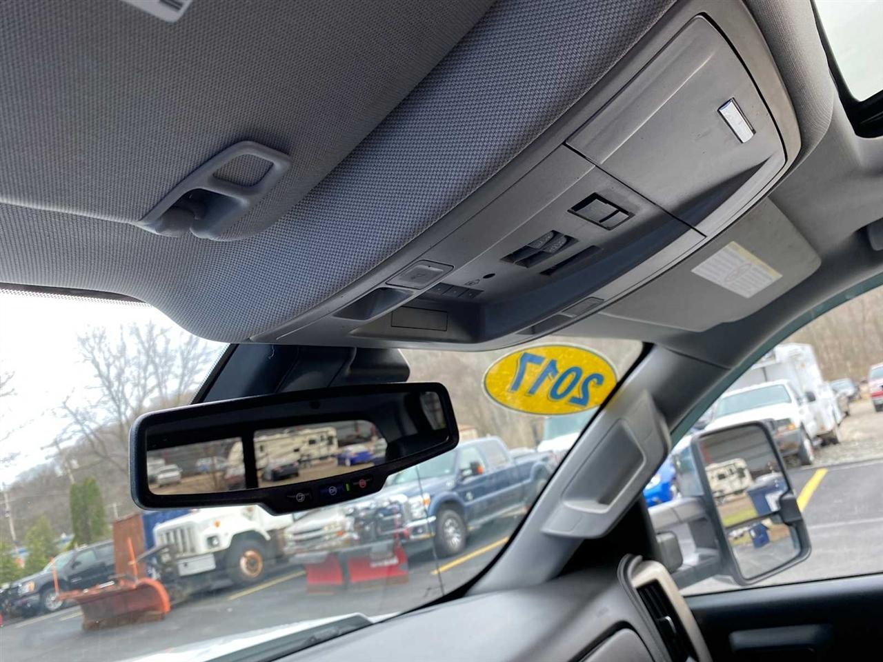 GMC Sierra 3500HD Denali Crew Cab 4WD 2017