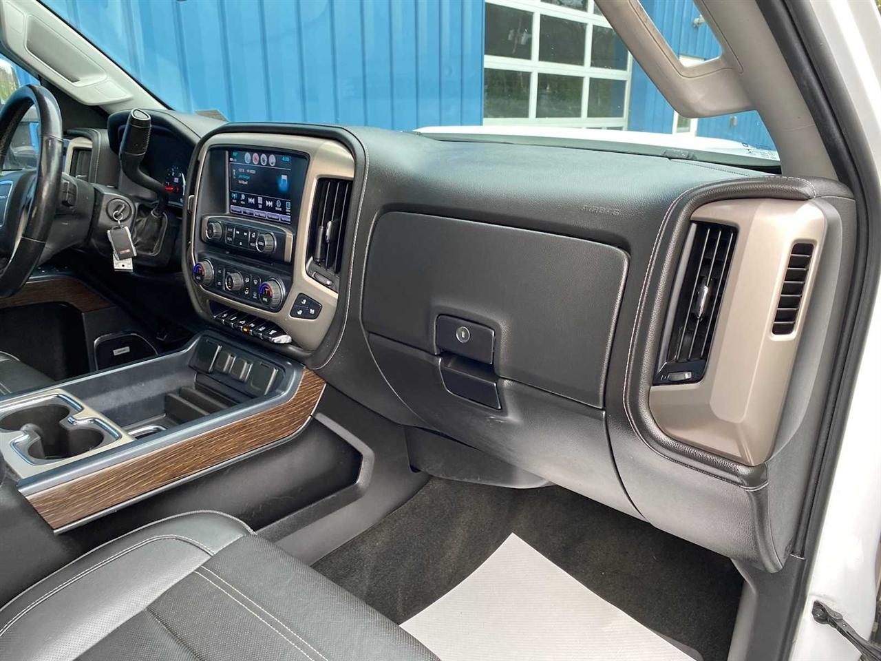 GMC Sierra 3500HD Denali Crew Cab 4WD 2017