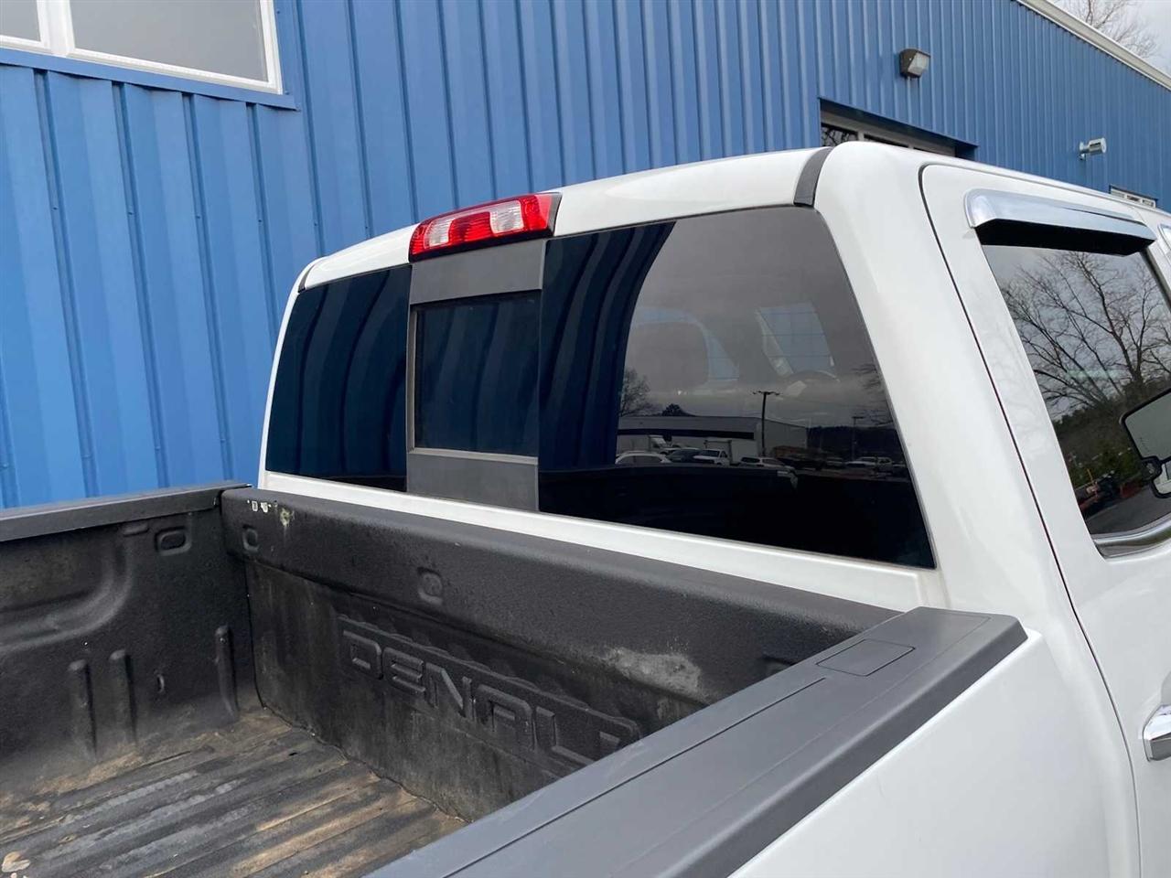 GMC Sierra 3500HD Denali Crew Cab 4WD 2017