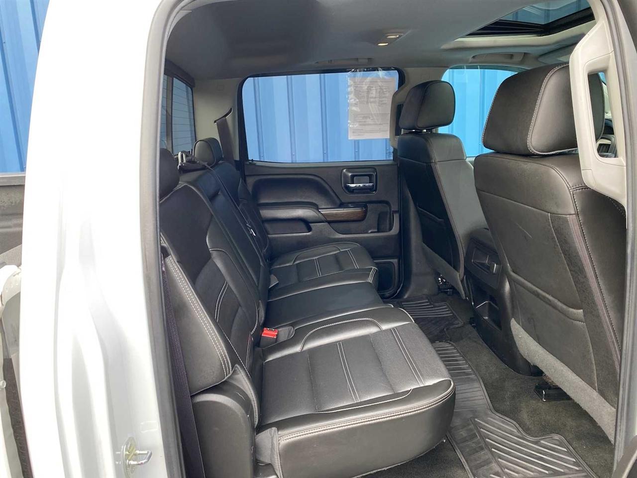 GMC Sierra 3500HD Denali Crew Cab 4WD 2017