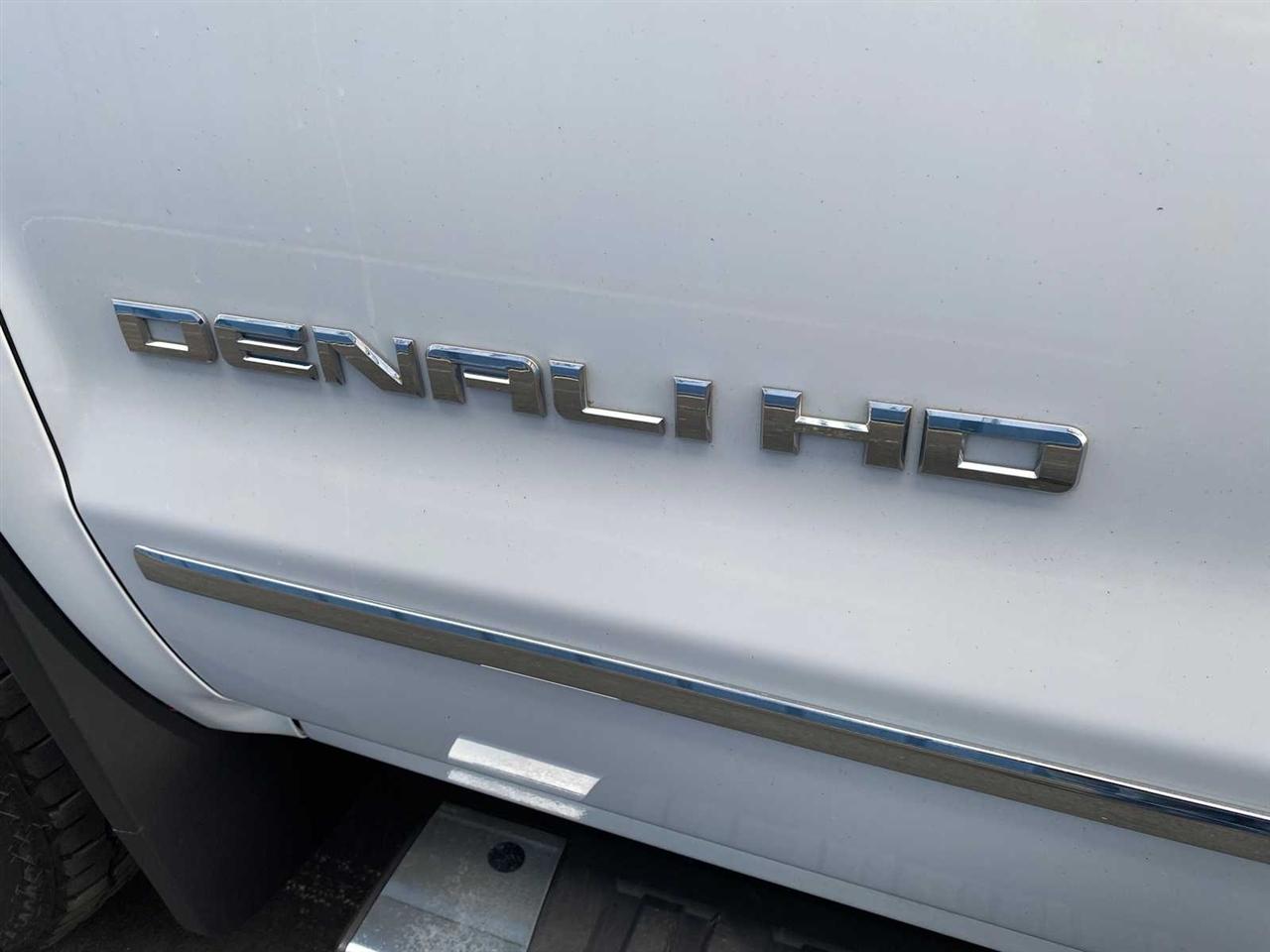 GMC Sierra 3500HD Denali Crew Cab 4WD 2017