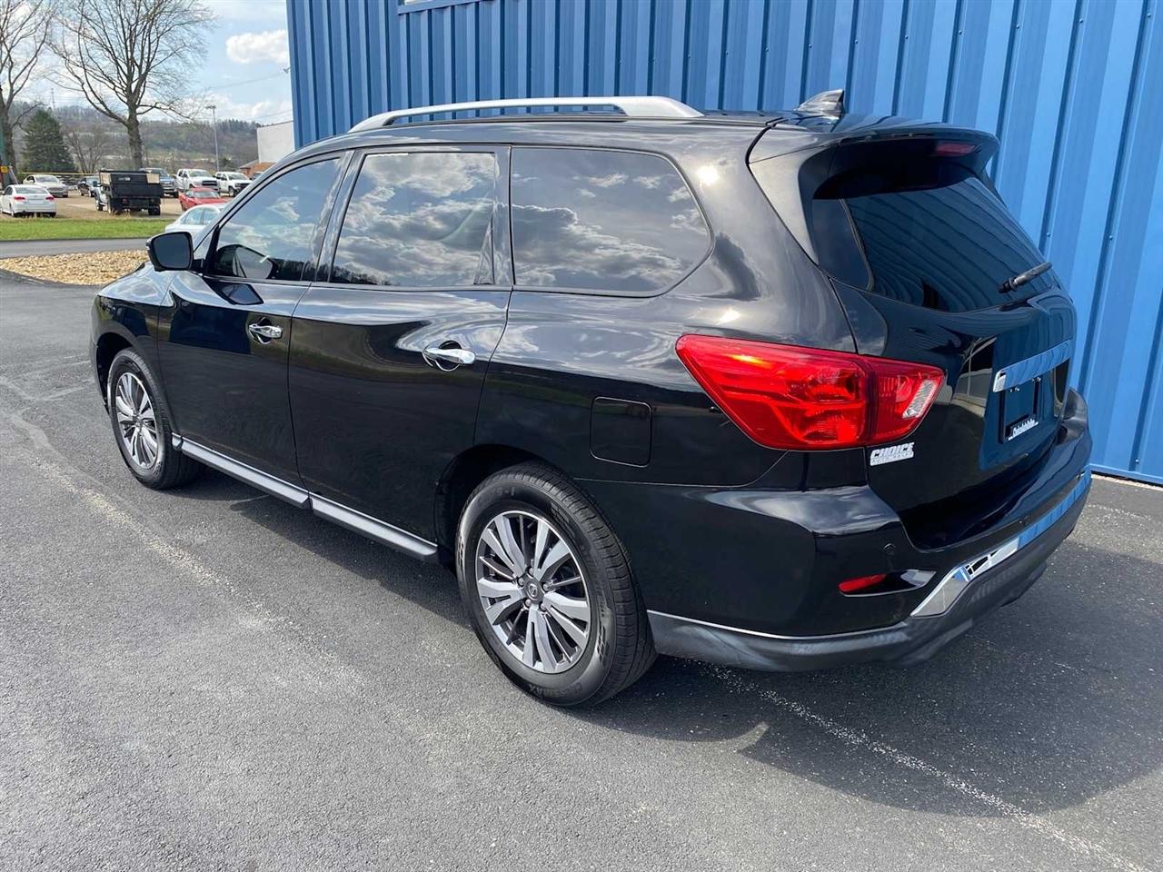 Nissan Pathfinder SL 4WD 2019