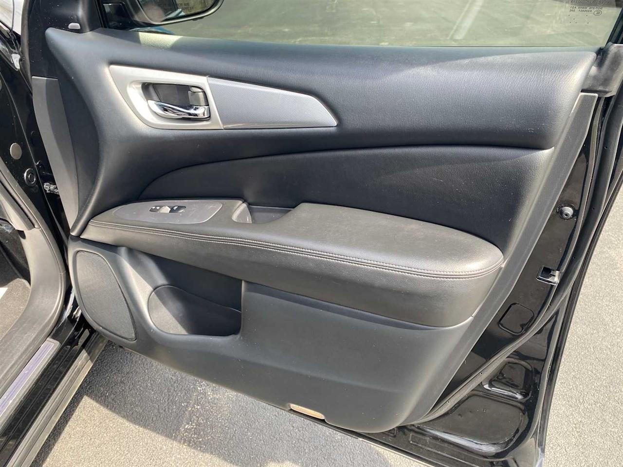 Nissan Pathfinder SL 4WD 2019