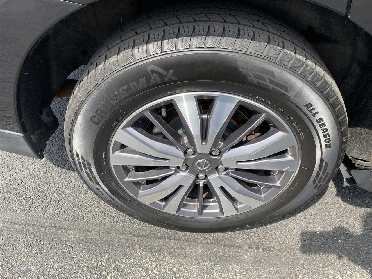 Nissan Pathfinder SL 4WD 2019