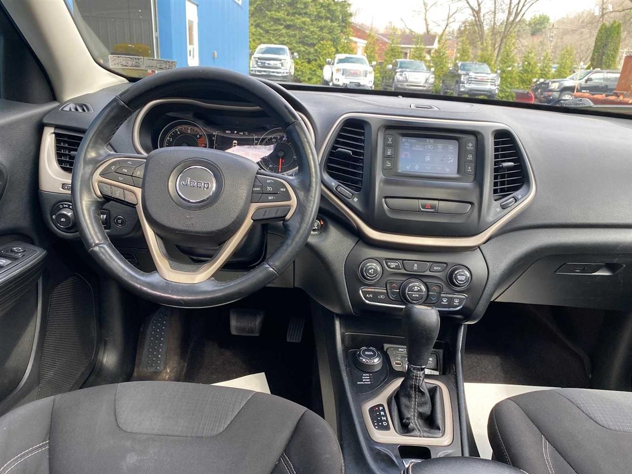 Jeep Cherokee Latitude 4WD 2016