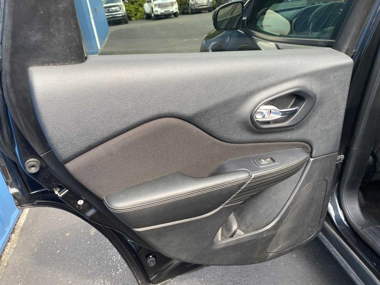 Jeep Cherokee Latitude 4WD 2016