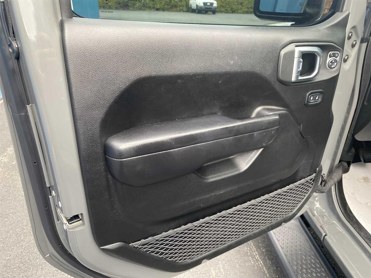 Jeep Gladiator Sport 2021