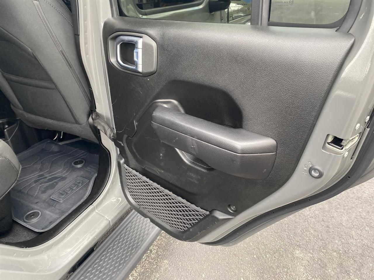 Jeep Gladiator Sport 2021