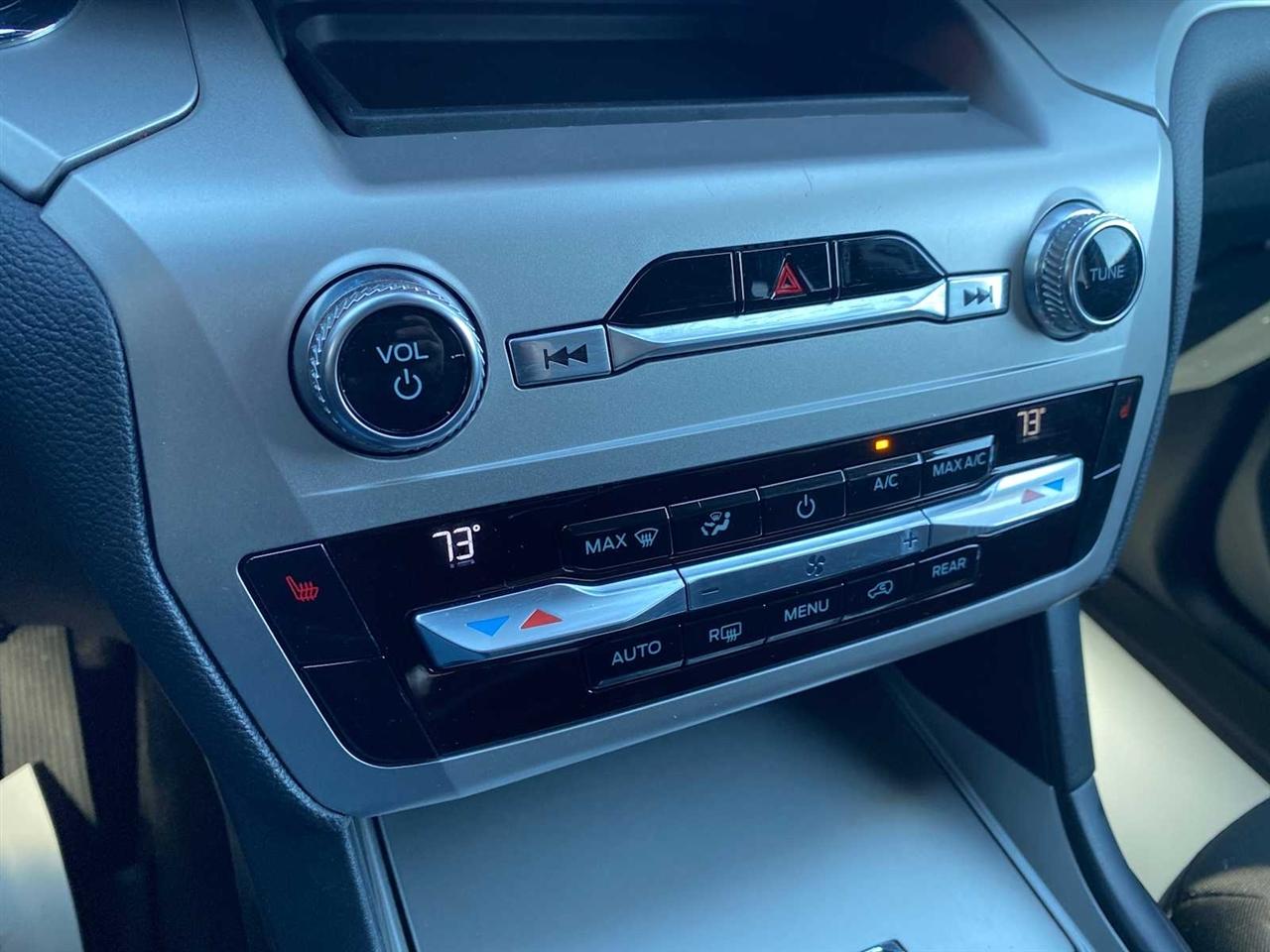 Ford Explorer XLT AWD 2021