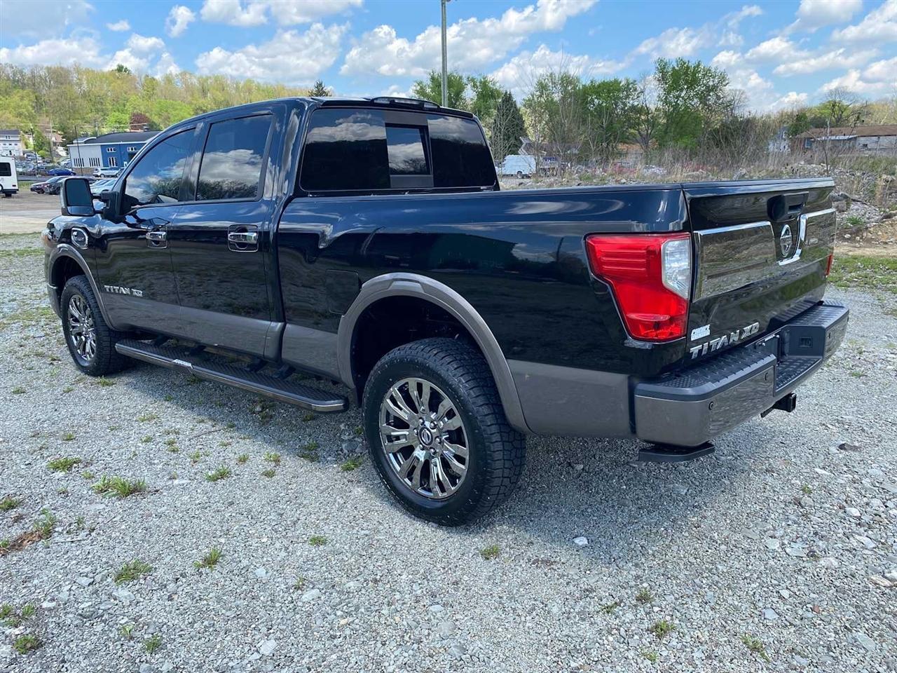 Nissan Titan XD Platinum Reserve Crew Cab 4WD 2018