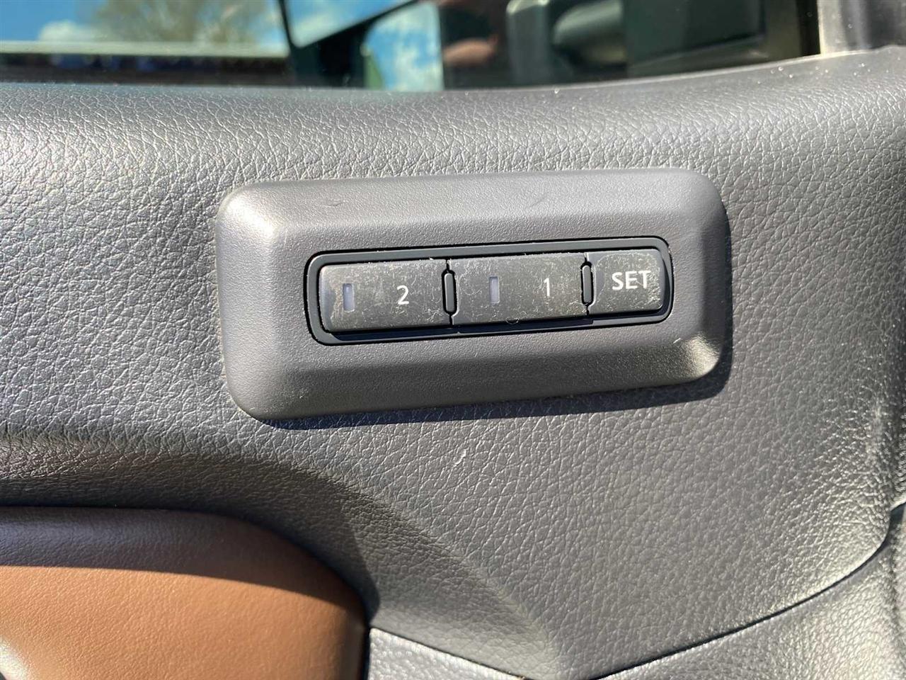 Nissan Titan XD Platinum Reserve Crew Cab 4WD 2018