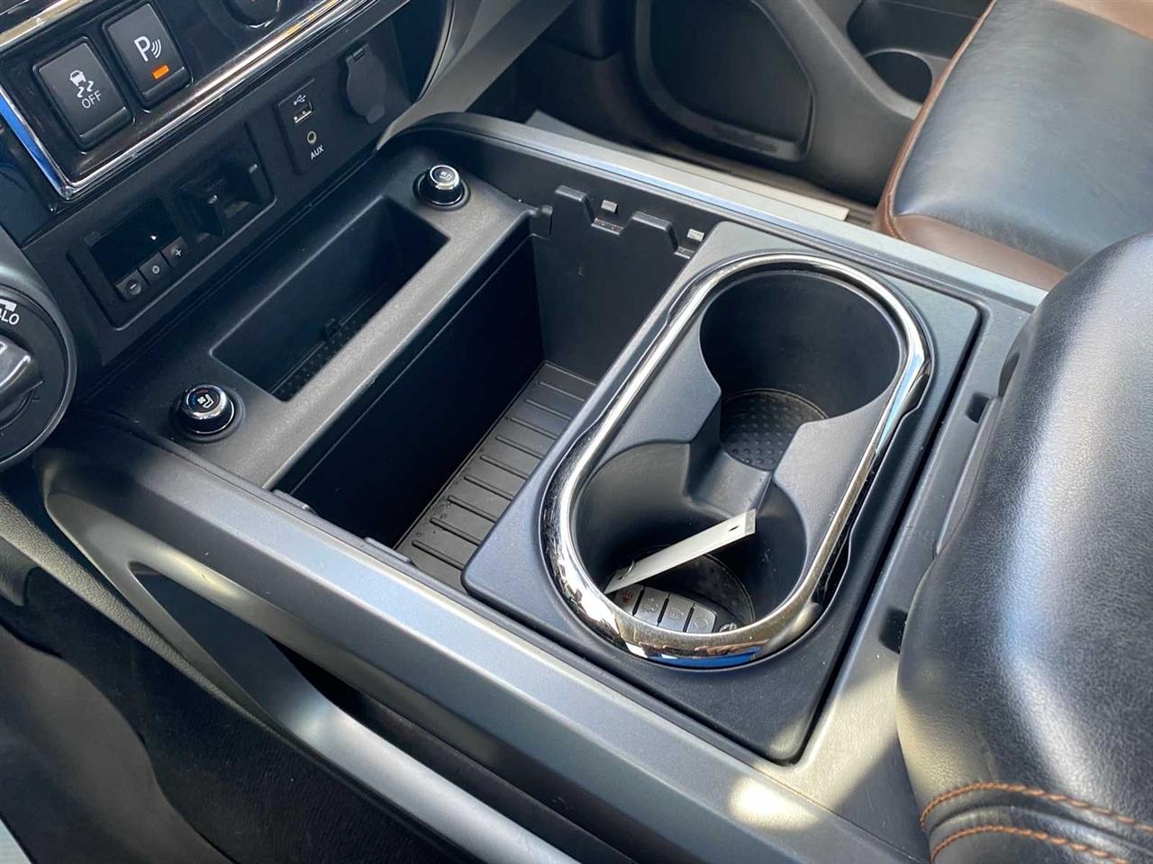 Nissan Titan XD Platinum Reserve Crew Cab 4WD 2018